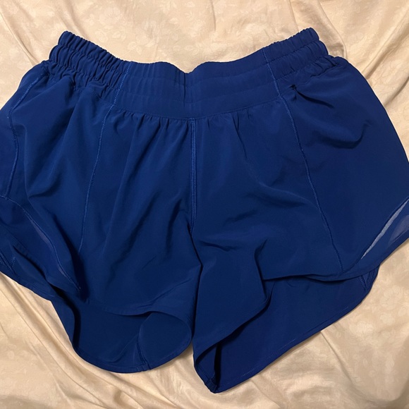 3 lululemon size 6 tall hottie hot shorts - Picture 4 of 4
